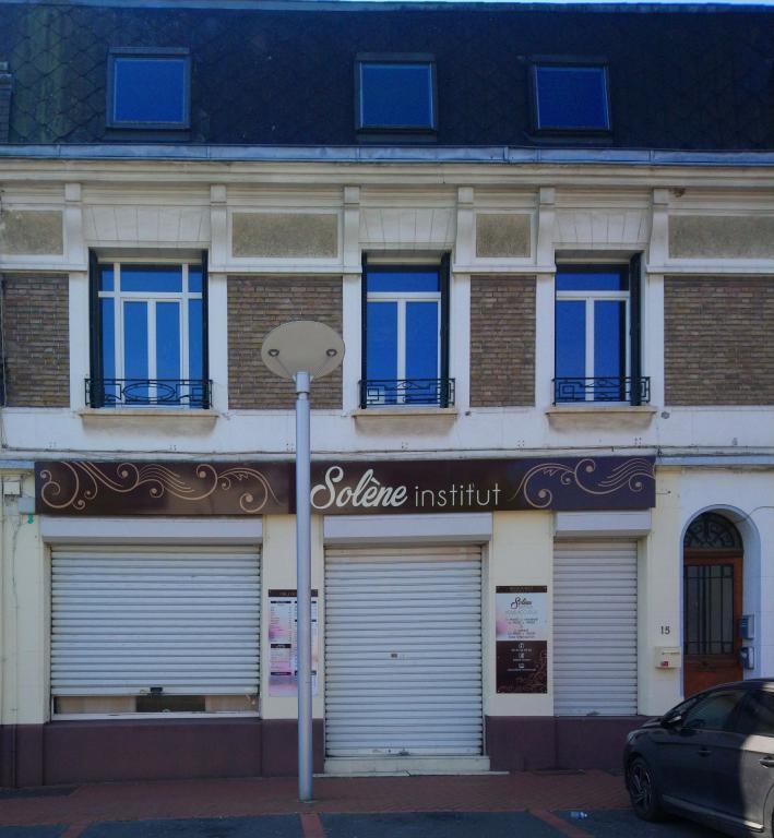 LOCAL COMMERCIAL CENTRE VILLE à Saint-Quentin - Photo 1