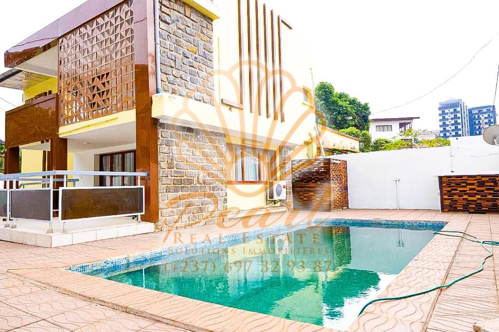 DUPLEX D’ARCHITECTE À BASTOS – AVEC PISCINE au Cameroun - Photo 8