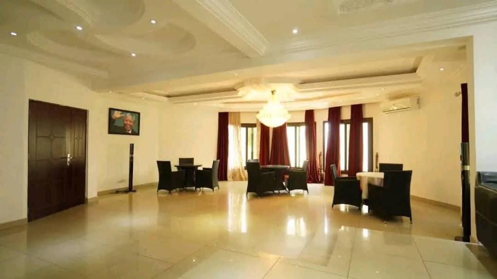 SUPER DUPLEX DE 13 PIÈCES +PISCINE RIVIÉRA 4 M’BADON en Côte d’Ivoire - Photo 6