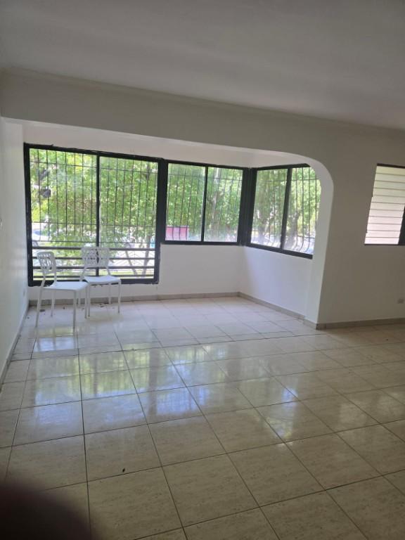 APARTAMENTO EN ALQUILER EN LAS PRADERAS en Santo Domingo - Imagen 2