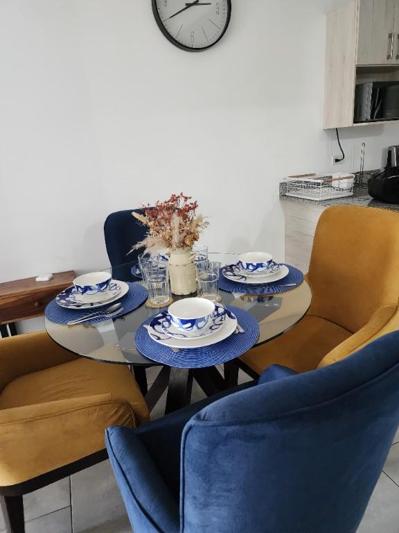 SE ALQUILA APARTAMENTO CASAS DEL ÁRBOL, SANTA ROSA, AMUEBLADO, t en San José Villanueva - Imagen 4
