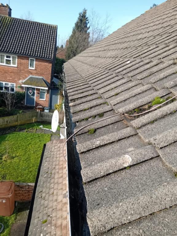 Local Gutter Cleaner | Rain Gutter Cleaning in Dudley - Image 1