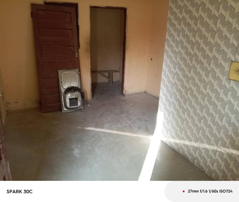*RENTALS OF 5BRM HOUSE ABOFU, ACHIMOTA* . in Ghana - Image 2