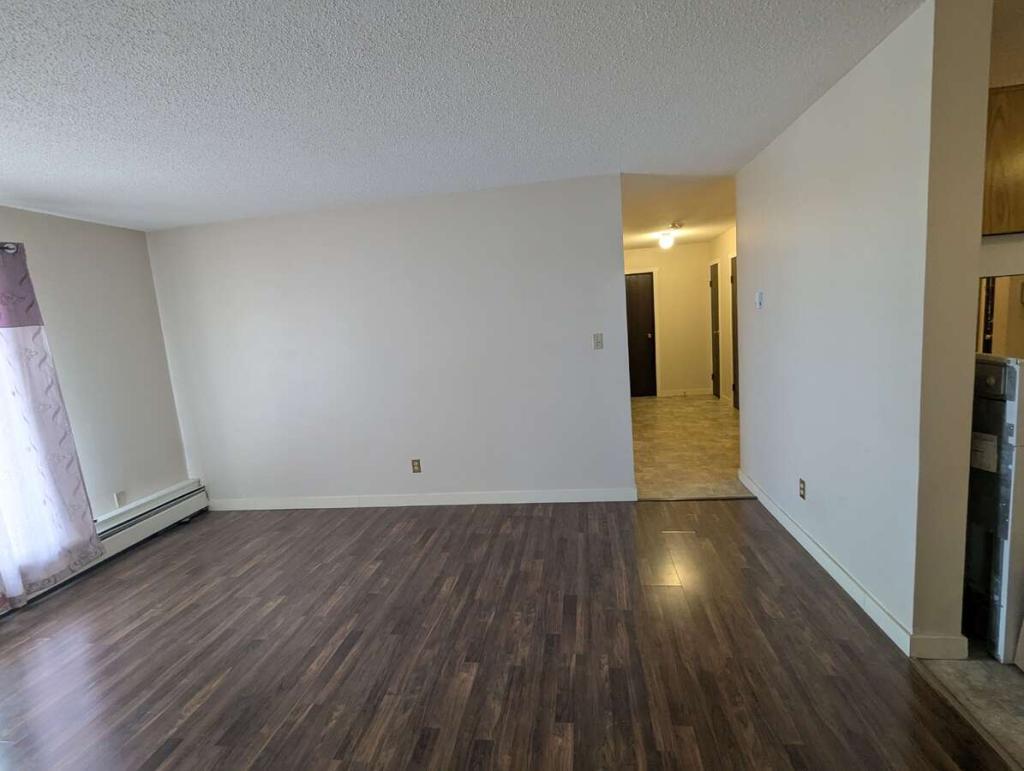 Condo suite in Canada - Image 1