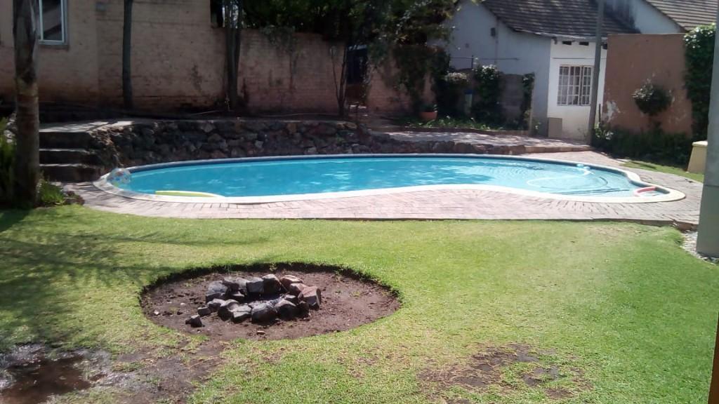 Accommodation in Randburg in Sandton - Image 4