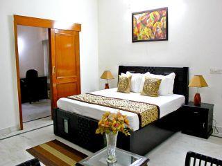 Hotel room in Gurgaon in Gurgaon - Image 1