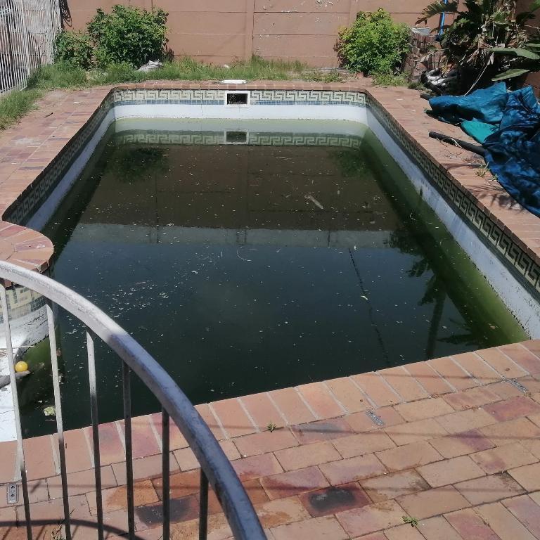 SWIMMING POOL FIBERGLASS RELINING FOR GUNITE,FIBREGLASS POOL in South Africa - Image 1