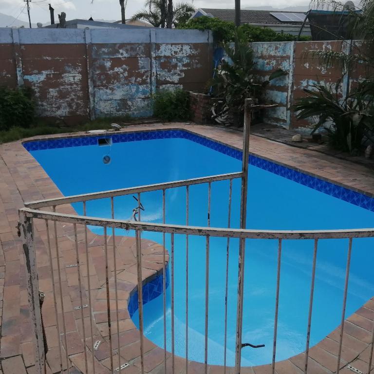 SWIMMING POOL FIBERGLASS RELINING FOR GUNITE,FIBREGLASS POOL in South Africa - Image 5