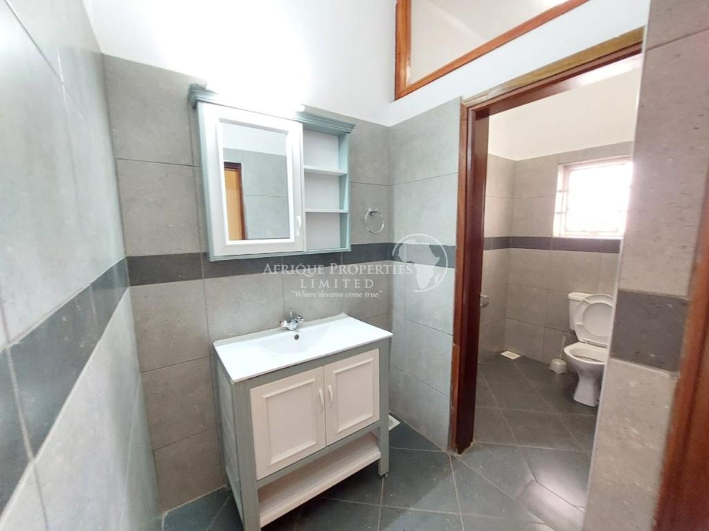 5 Bedroom All Ensuite Residence for Rent in Runda in Nairobi - Image 7
