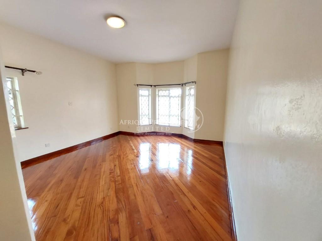 5 Bedroom All Ensuite Residence for Rent in Runda in Nairobi - Image 10