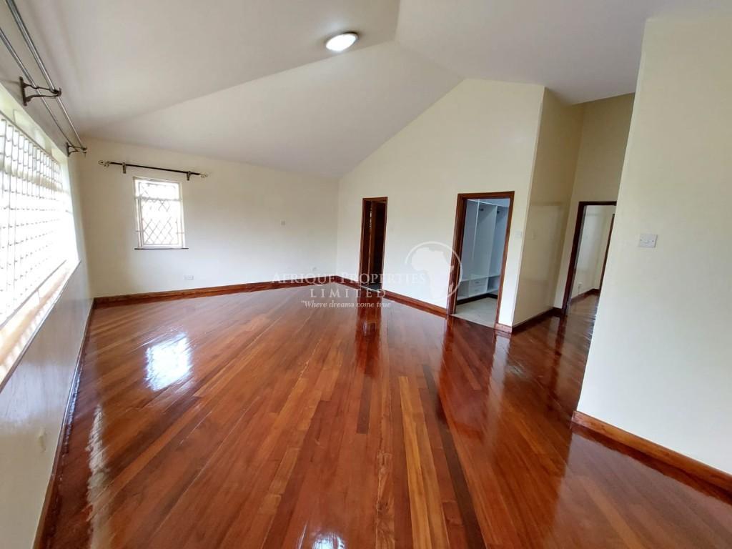 5 Bedroom All Ensuite Residence for Rent in Runda in Nairobi - Image 13