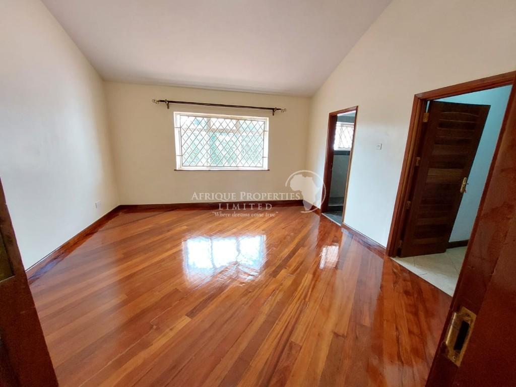 5 Bedroom All Ensuite Residence for Rent in Runda in Nairobi - Image 17