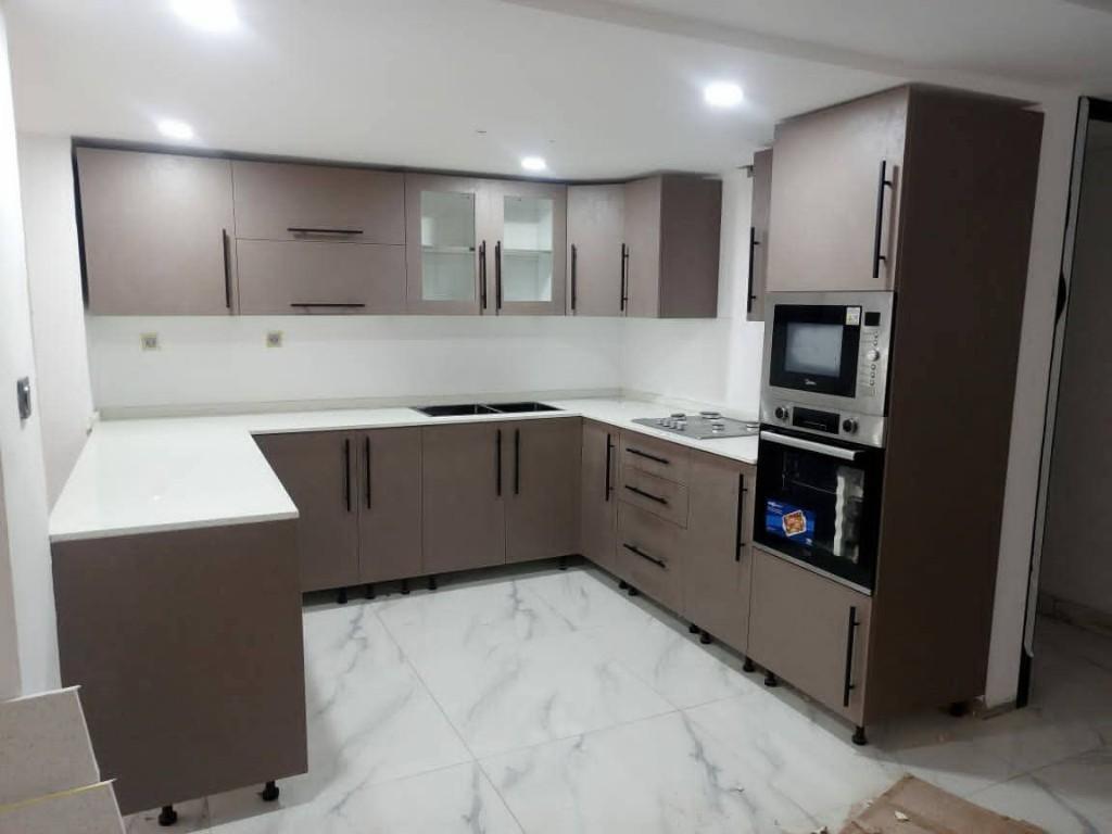Immeuble R+7 en Vente au PLATEAU RUE DU COMMERCE en Côte d’Ivoire - Photo 1