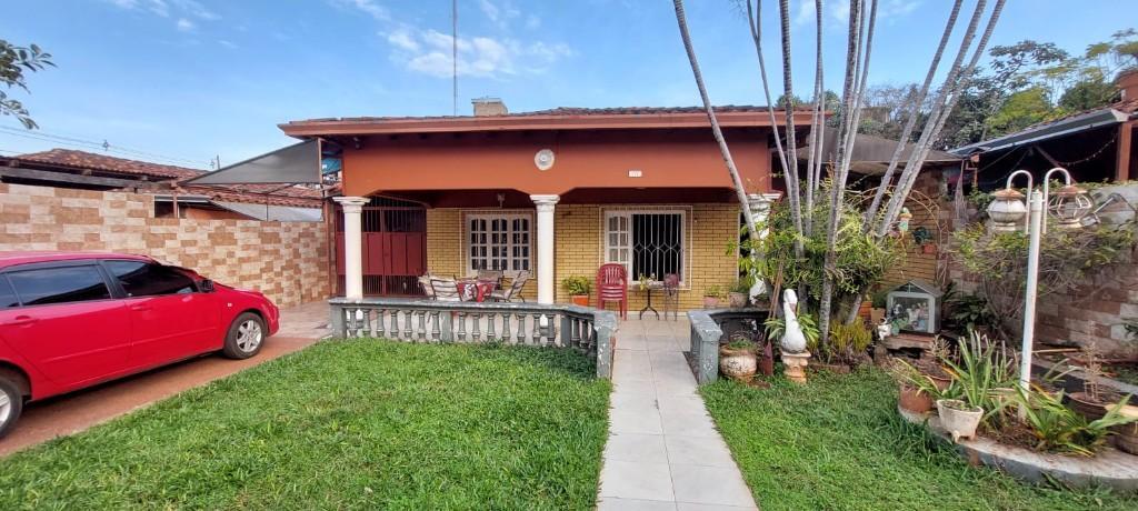 VENDO CASA EN PLENO CENTRO DE ENCARNACIÓN, AV. IRRAZÁBAL en Encarnación - Imagen 1