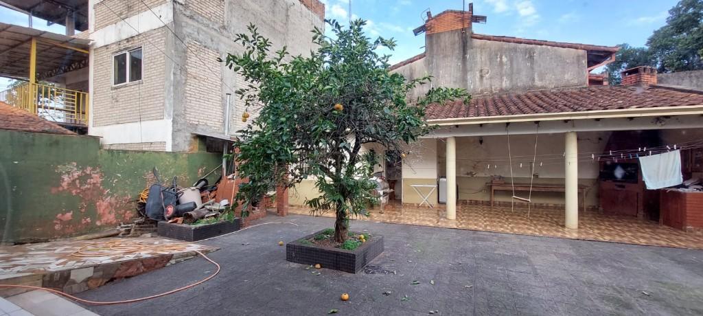 VENDO CASA EN PLENO CENTRO DE ENCARNACIÓN, AV. IRRAZÁBAL en Encarnación - Imagen 15