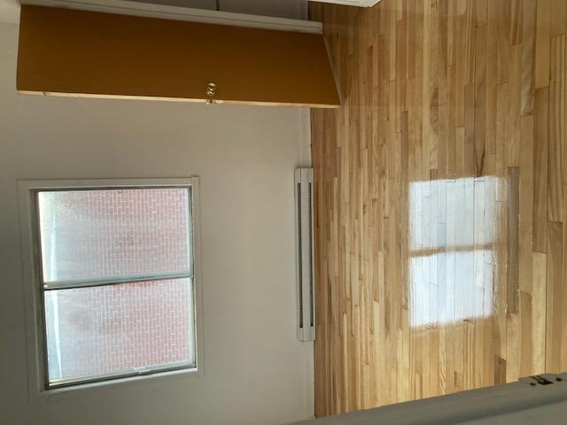 4 1/2 APARTMENT FOR RENT in Saint-Lambert - Image 2