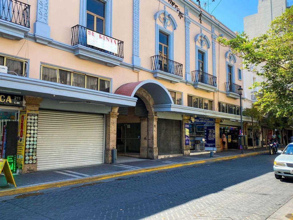 EDIFICIO EN VENTA EN PLAZA COMERCIAL PUNTO CORONA en Guadalajara (GDL) - Imagen 1