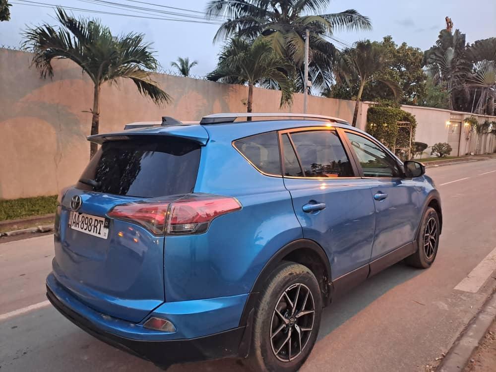 Toyota RAV4 2018 à Abidjan - Photo 4