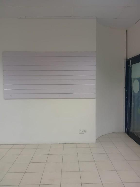 SPACE SHOP TO RENT FOR CELLPHONE FIXING RANDBURG SQUARE in Randburg - Image 2