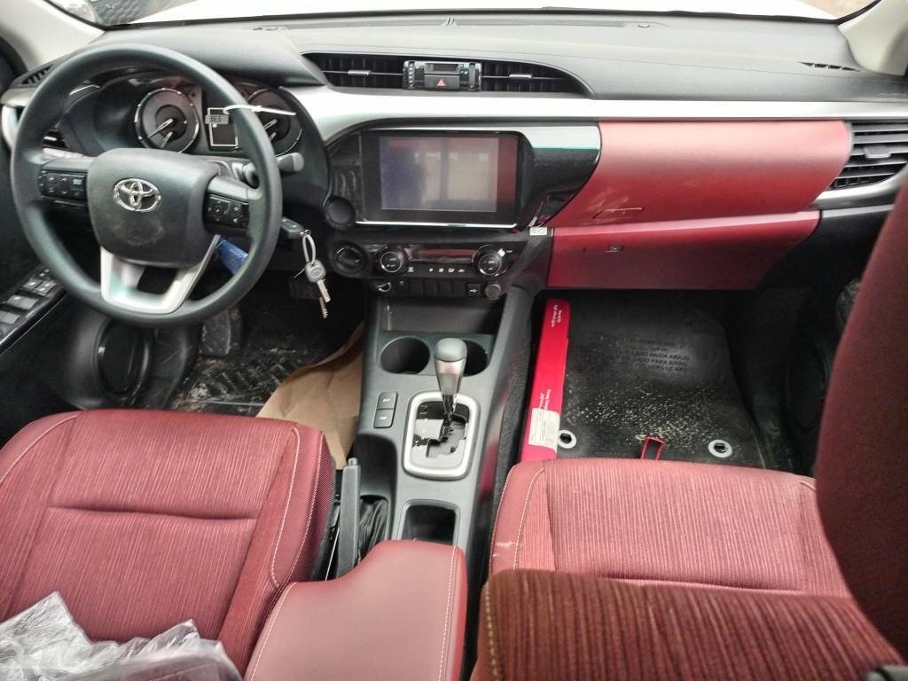 TOYOTA HILUX SR5 à Abidjan - Photo 2