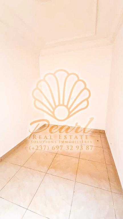 BASTOS – DUPLEX 4 CHAMBRES À LOUER – BAS PRIX au Cameroun - Photo 16