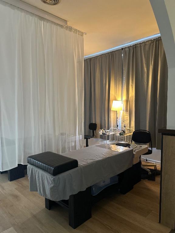 MASSAGE AND HAIRSPA FOR SALE in Broadmeadows - Image 3
