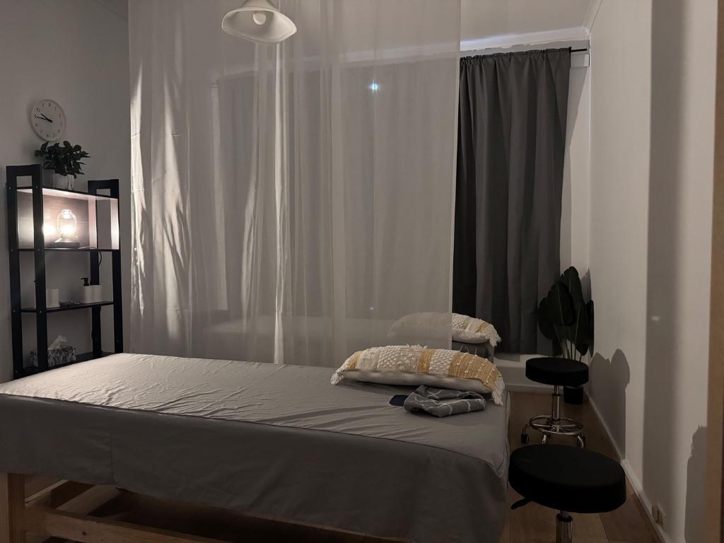 MASSAGE AND HAIRSPA FOR SALE in Broadmeadows - Image 5