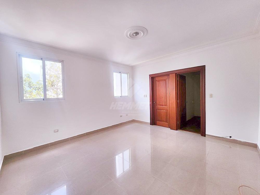 CENTRICO APARTAMENTO PROXIMO AV. REPUBLICA ARGENTINA STGO. en Licey al Medio - Imagen 6
