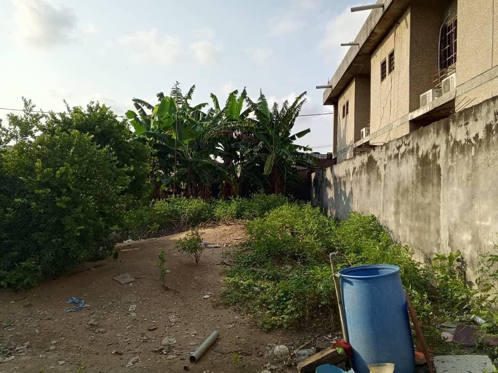 Batiment R+1 + Terrain de 600m² en vente en Côte d’Ivoire - Photo 1