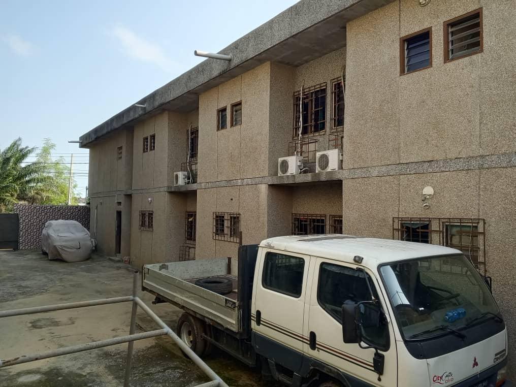 Batiment R+1 + Terrain de 600m² en vente en Côte d’Ivoire - Photo 4