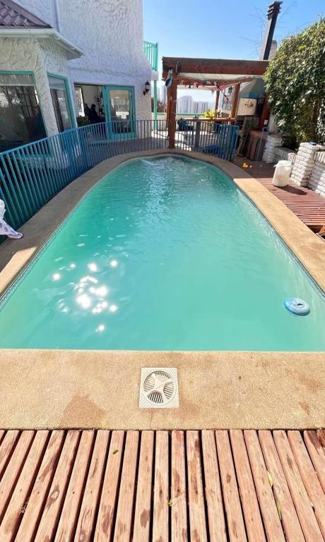 CASA CON PISCINA BOSQUES DE MONTEMAR en Concón - Imagen 2