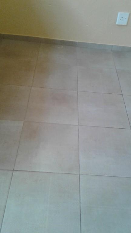 ENSUITE MEDIUM GARAGE RENTAL GLENRIDGE R1900+R1000REFUNDABLE DEP in Aliwal North - Image 3