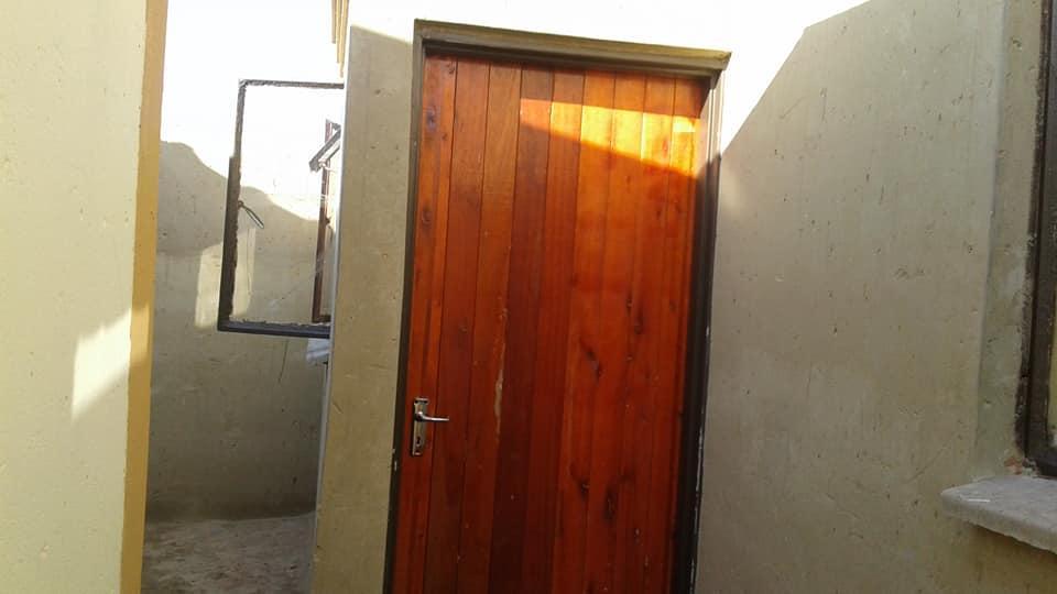 BIG ROOM RENTAL GLENRIDGE R1400+R700 DEPOSIT REFUNDABLE in Aliwal North - Image 1