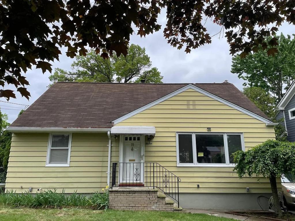 House for Rent in Rutherford, New Jersey, Ref# 202092469 in Passaic - Image 1