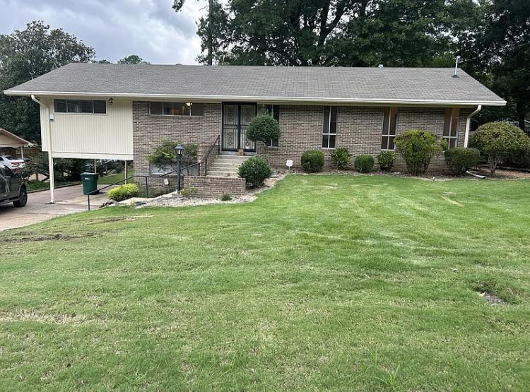 House for Rent in Jackson, Tennessee, Ref# 202065658 in Jackson - Image 1