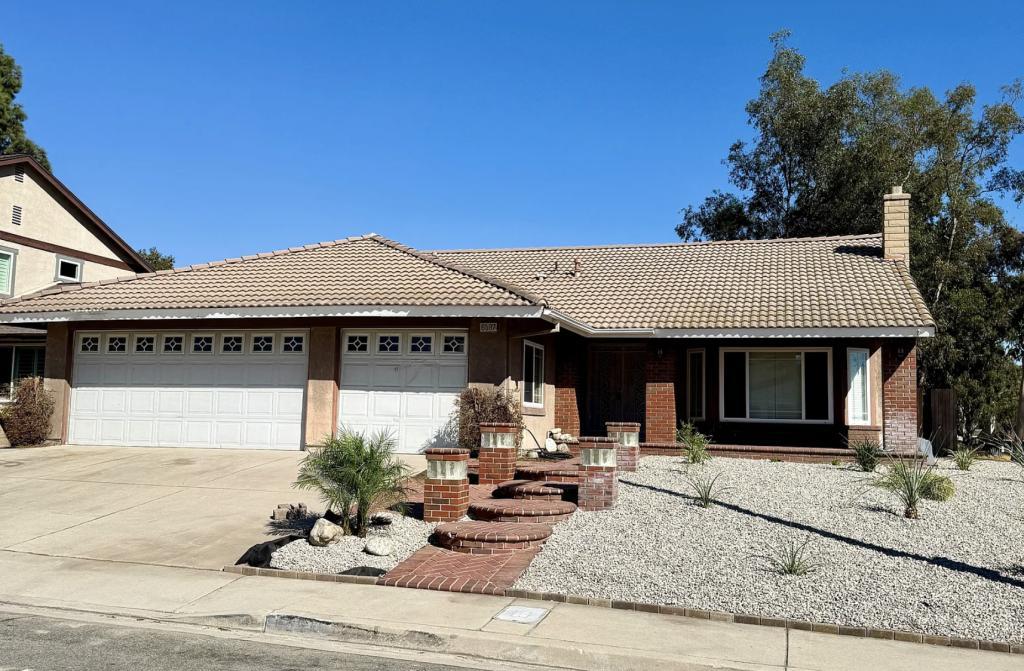 House for Rent in Rancho Cucamonga, California, Ref# 202063177 in Upland - Image 1