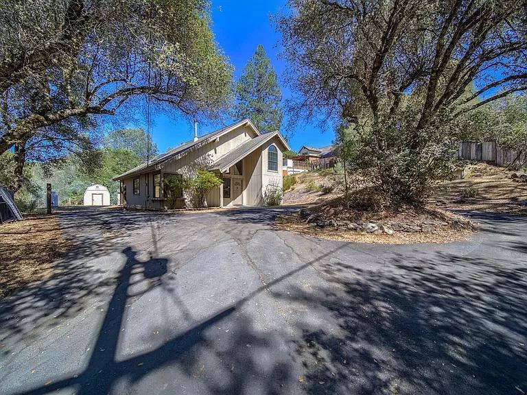 House for Rent in Placerville, California, Ref# 202054968 in Sacramento - Image 1