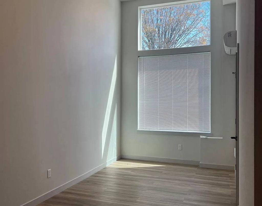 House for Rent in Seattle, Washington, Ref# 202050635 in Renton - Image 1