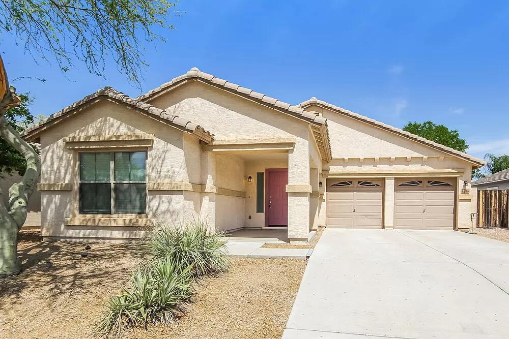 House for Rent in Gilbert, Arizona, Ref# 202049648 in Chandler - Image 1