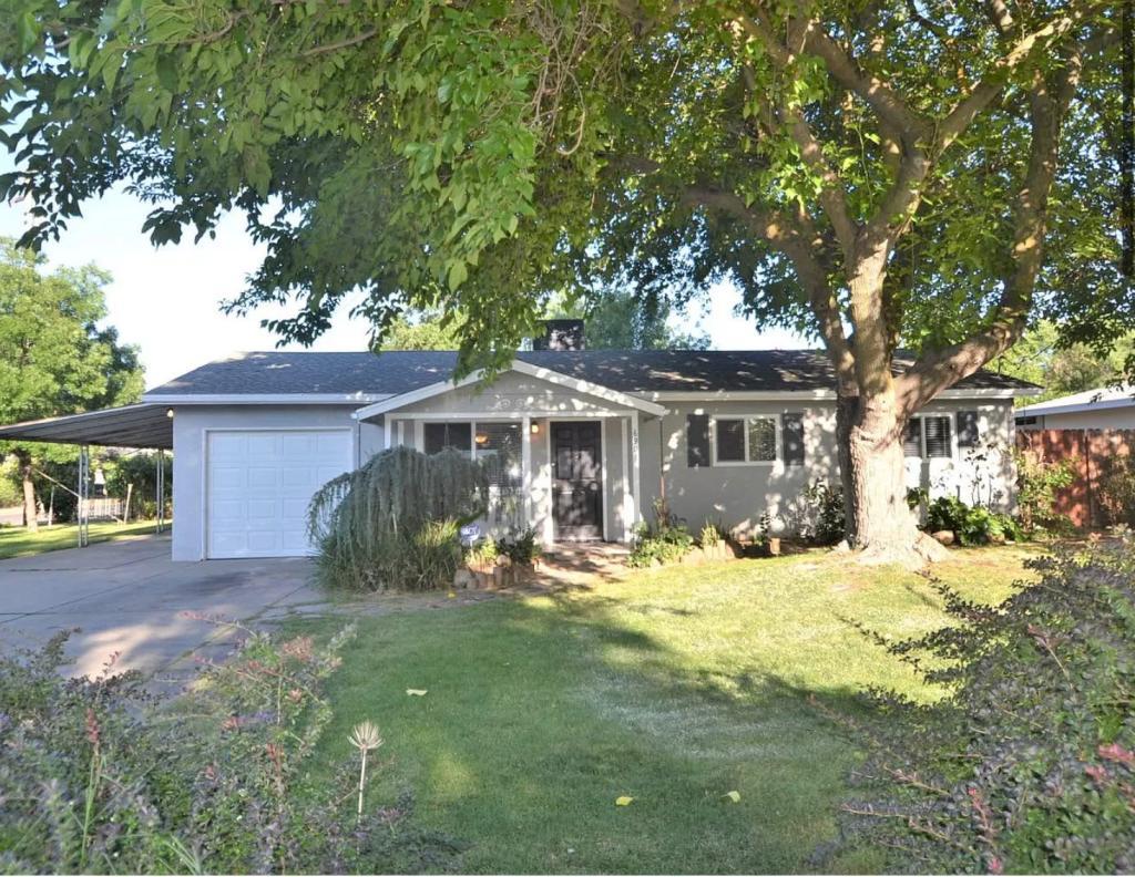 House for Rent in Rio Linda, California, Ref# 202044654 in Sacramento - Image 1