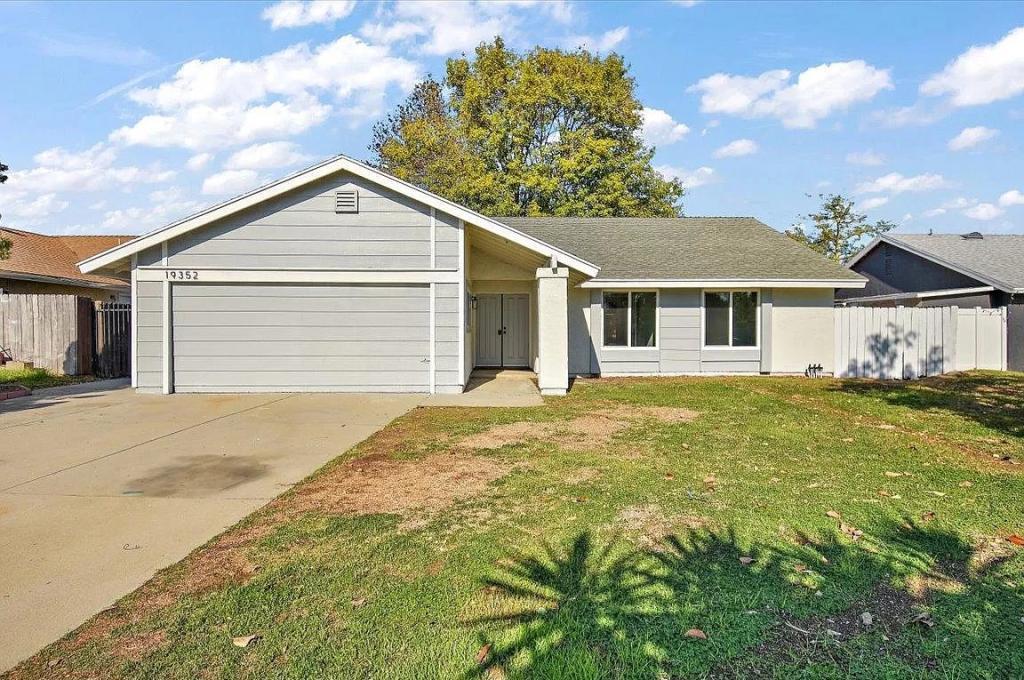 House for Rent in Acampo, California, Ref# 202043774 in Lodi - Image 1