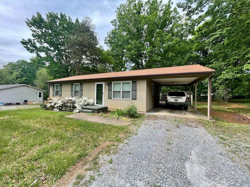 House for Rent in Rustburg, Virginia, Ref# 202043508 in Lynchburg - Image 1
