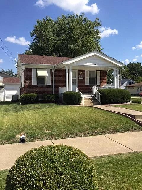 House for Rent in Decatur, Illinois, Ref# 202042640 in Decatur - Image 1