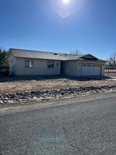 House for Rent in Prescott Valley, Arizona, Ref# 202038706 in Peoria - Image 1