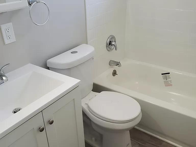 Apartment for Rent in Maple Heights, Ohio, Ref# 202037740 in Parma - Image 1