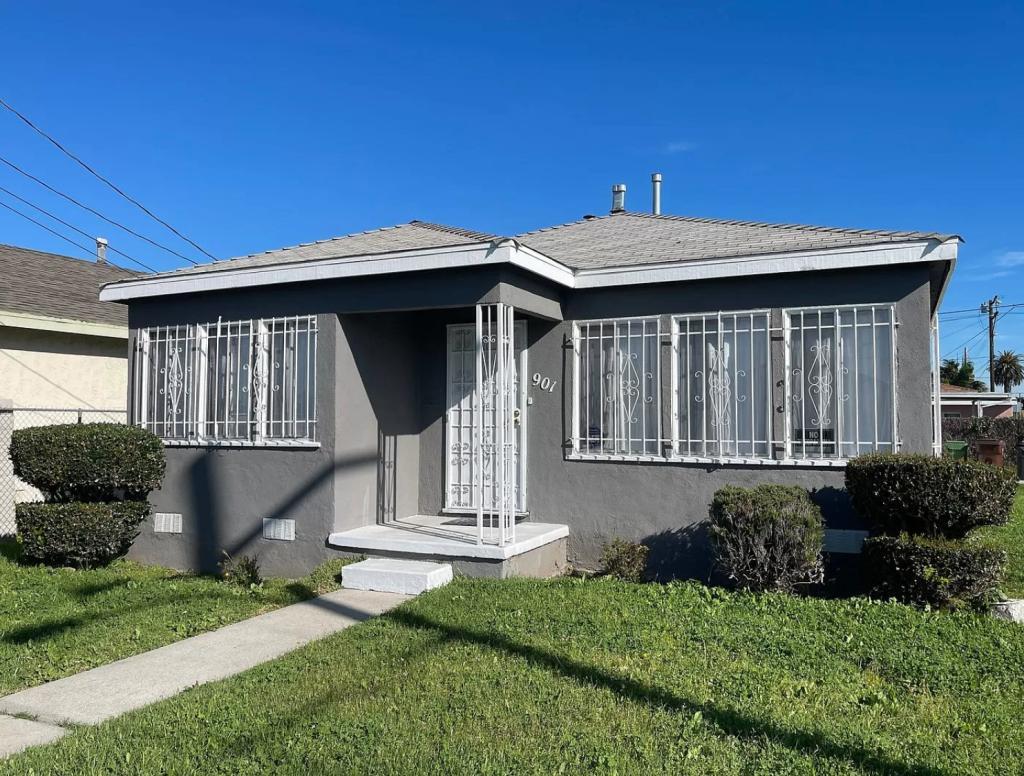 House for Rent in Compton, California, Ref# 202037092 in Norwalk - Image 1