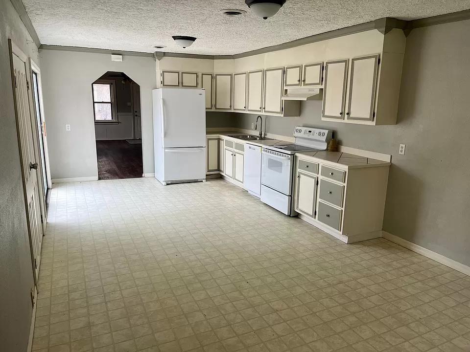 House for Rent in Springfield, Missouri, Ref# 202031542 in Springfield - Image 1