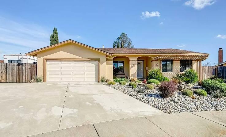 House for Rent in Pleasanton, California, Ref# 202027087 in Hayward - Image 1