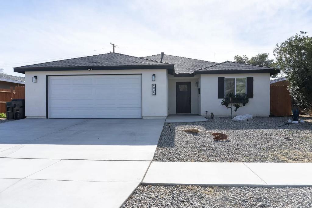 House for Rent in Ridgecrest, California, Ref# 202026845 in Lancaster - Image 1
