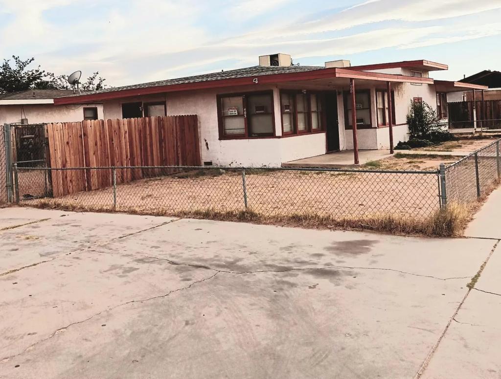 House for Rent in Ridgecrest, California, Ref# 202025627 in Lancaster - Image 1